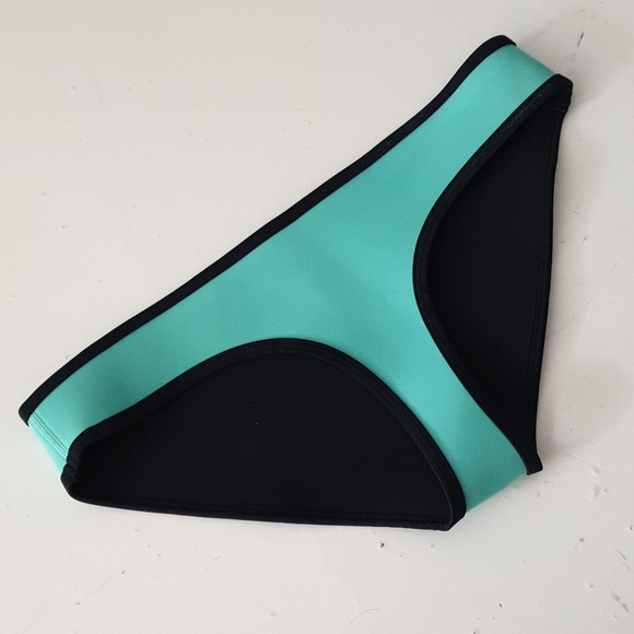 Triangl neoprene bottoms - Picture 1 of 4